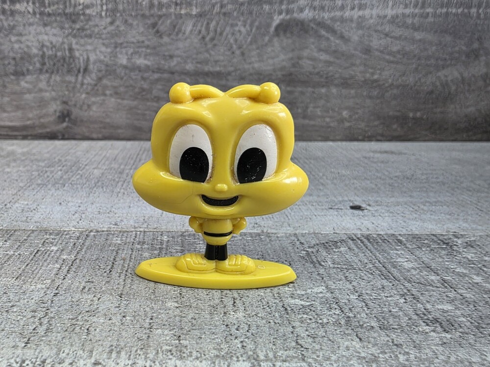 General Mills Cereal Squad Toy Figure Buzz the Honey Bee Cheerios Mascot g63a